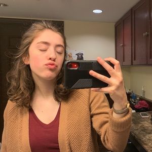 Meet your Posher, Maria